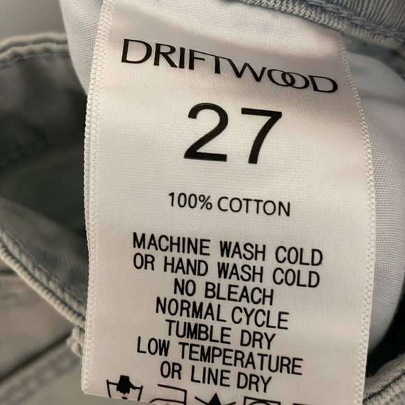 DRIFTWOOD Light Wash Embroidered Eyelet Jean Shorts - Size 27 - Picture 6 of 6